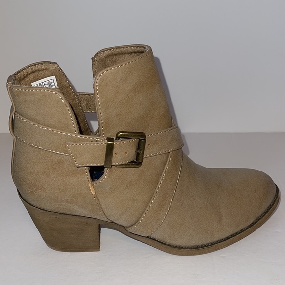 Rocket Dog Sasha Heeled Ankle Boots - Picture 7 of 16